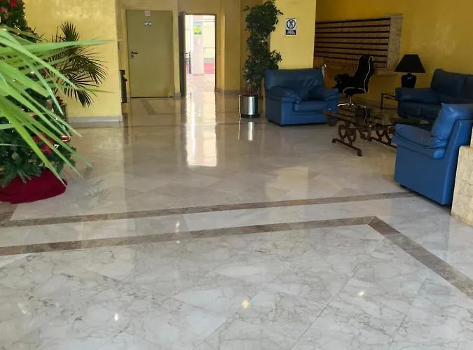 Heart Of Puerto Banus Newly Renavated Free Parking , Wifi ,pool,gym,padel Court Apartment