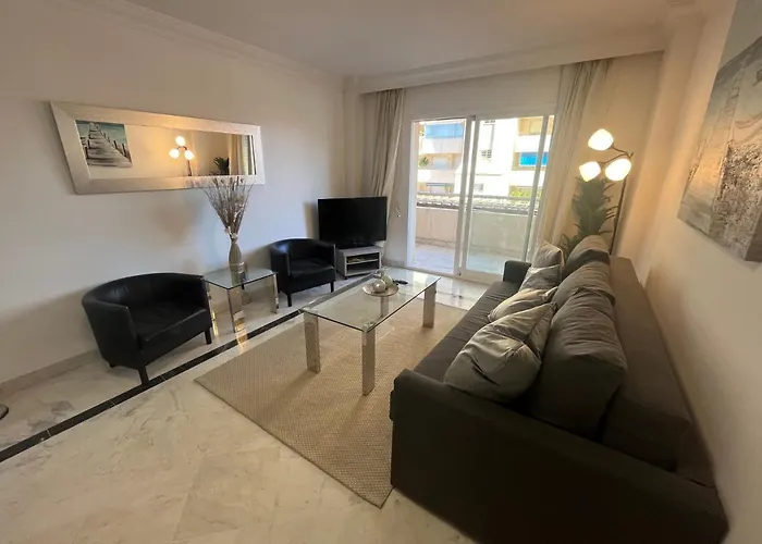 Heart Of Puerto Banus Newly Renavated Free Parking , Wifi ,pool,gym,padel Court * Marbella