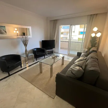 Heart Of Puerto Banus Newly Renavated Free Parking , Wifi ,pool,gym,padel Court * 마르베야